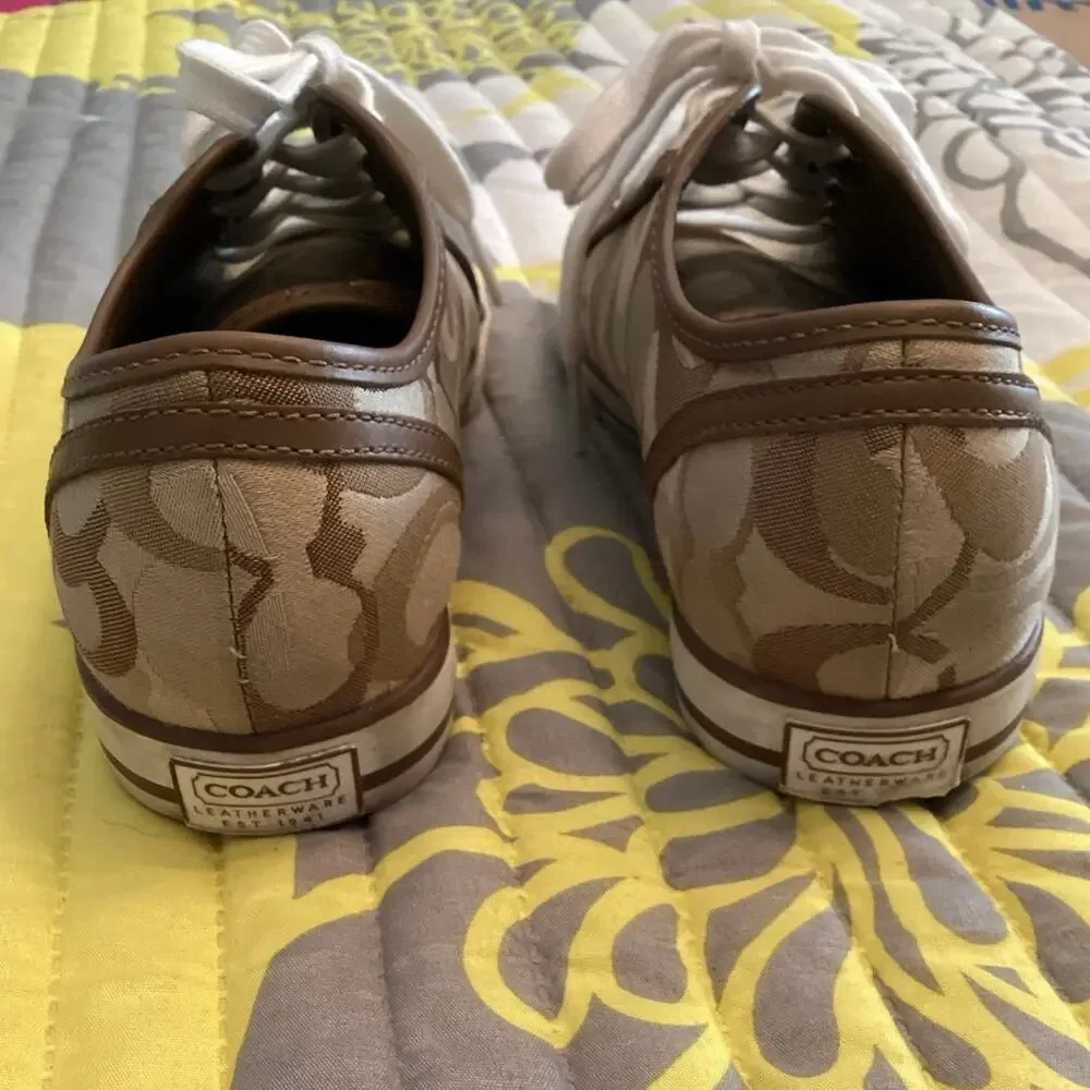 Coach Dee Signature Canvas Sneakers Sz 7B